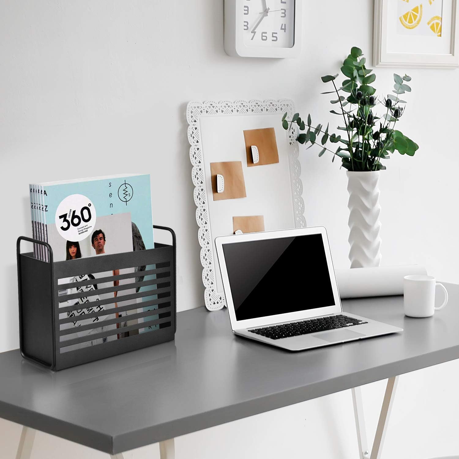 Stylish Magazine Rack with Rubber Base