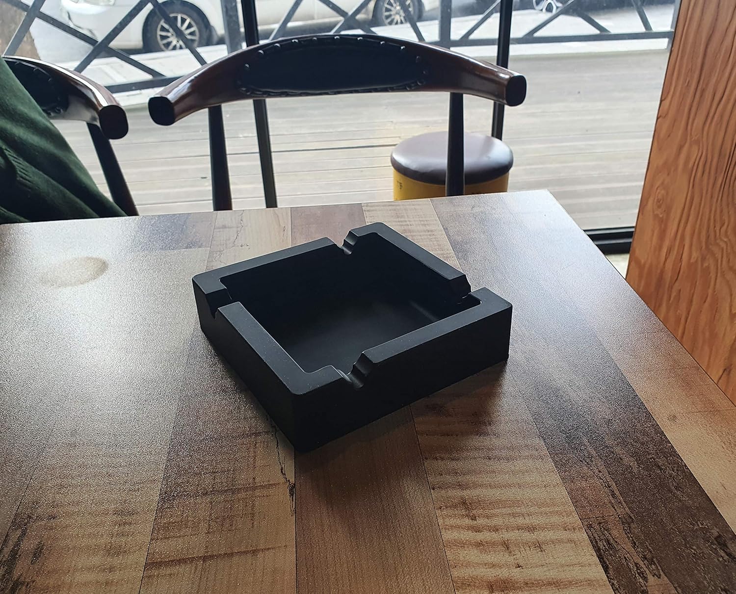 6-Inch Large Black Silicone Cigar Ash Tray with 2 Grooves